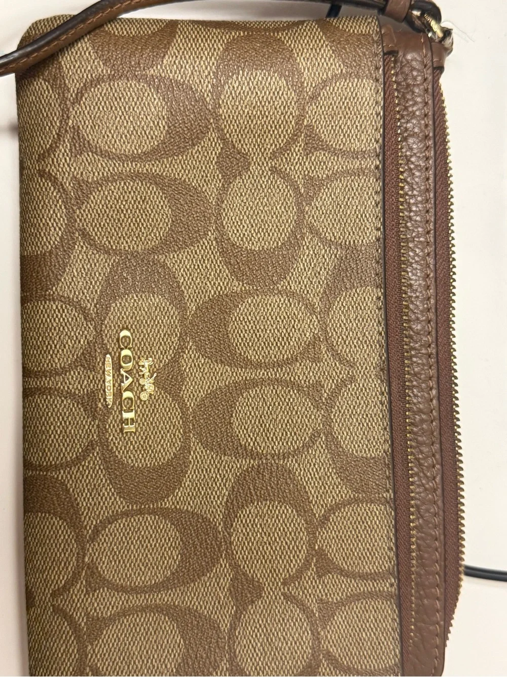 COACH Brown Signature Canvas Wristlet 🤎